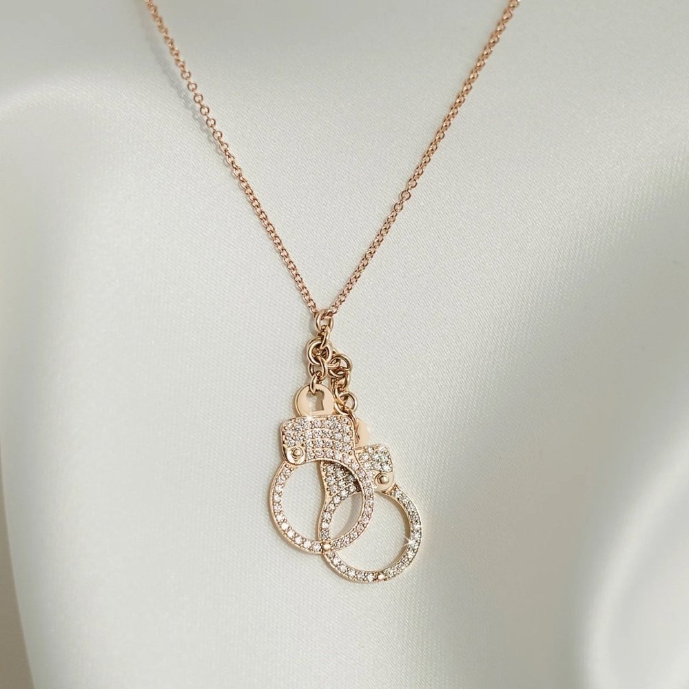 Jacob & Co Love Lockdown Rose gold Diamond  Cuff necklace